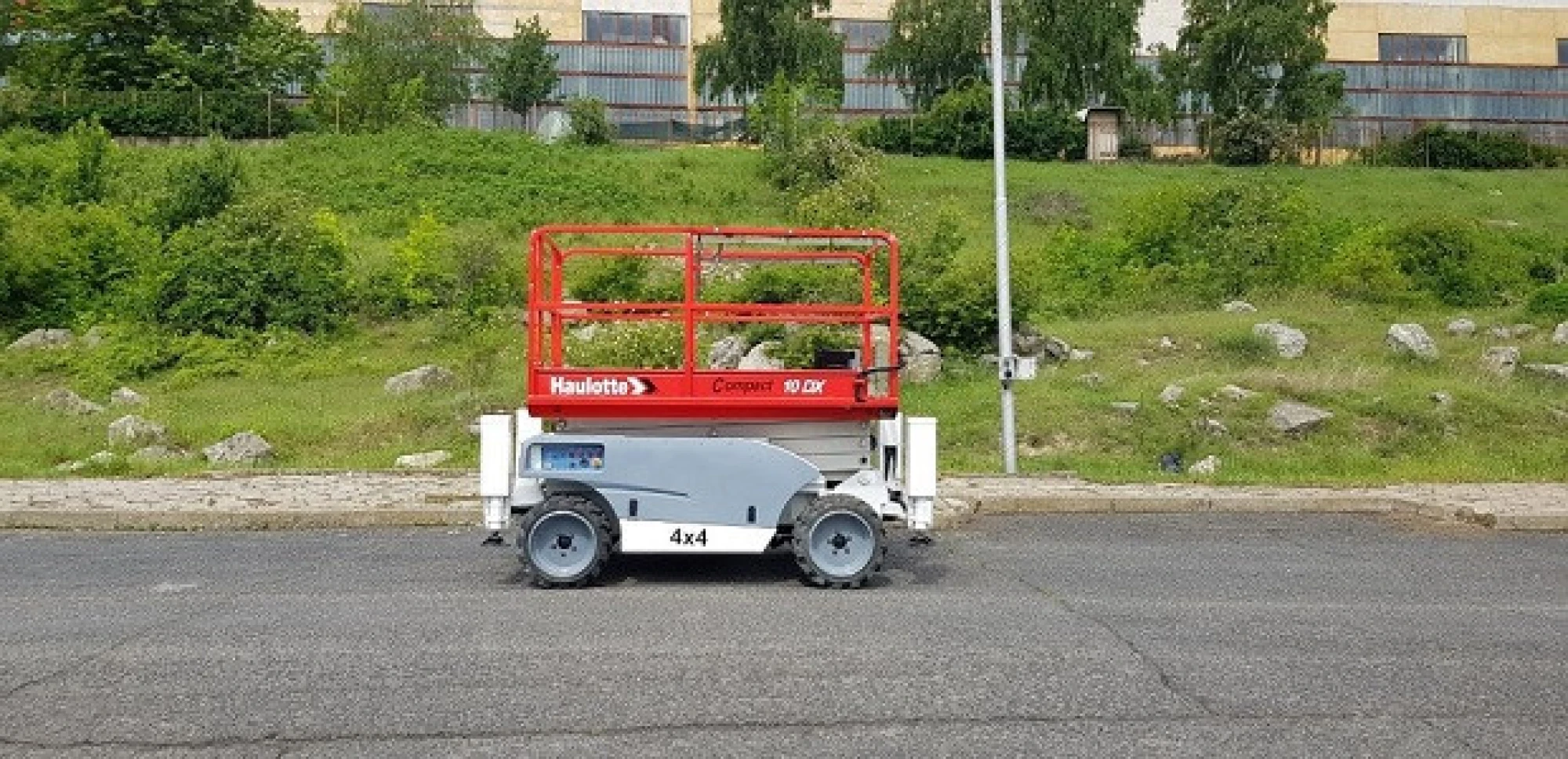 HAULOTTE COMPACT 10 DX 4x4 HAULOTTE COMPACT 10 DX 4x4