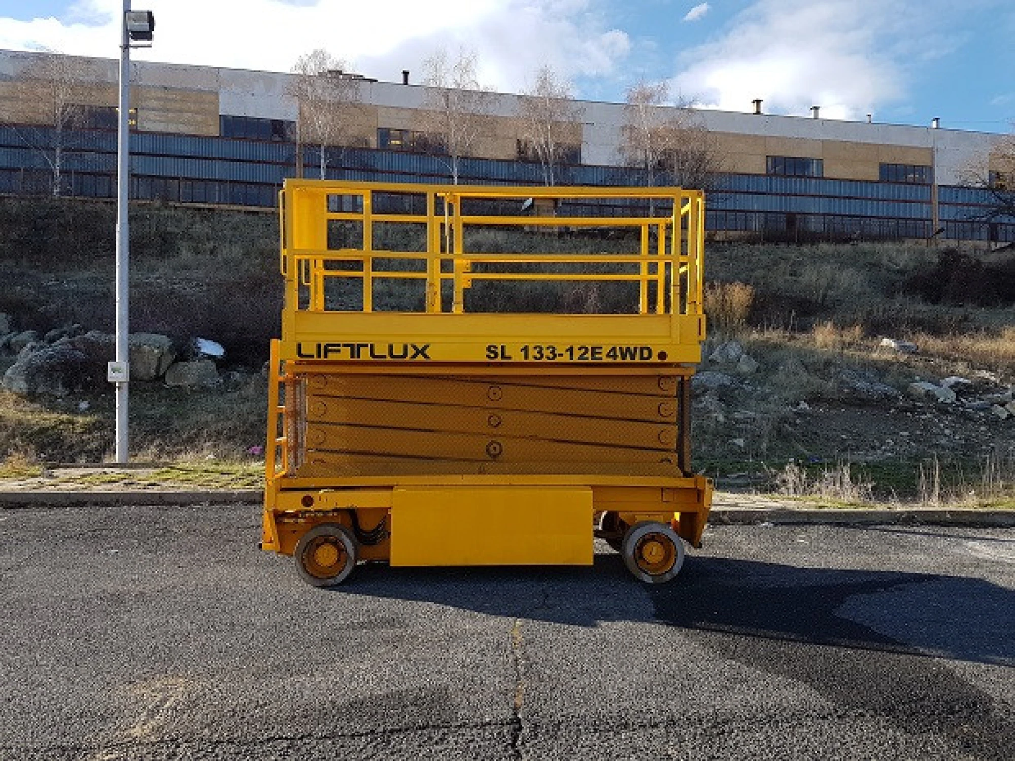 Liftlux SL133-12E4WD Liftlux SL133-12E4WD